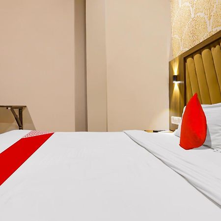 Super Hotel O Homestay Andheri East Мумбаи Экстерьер фото
