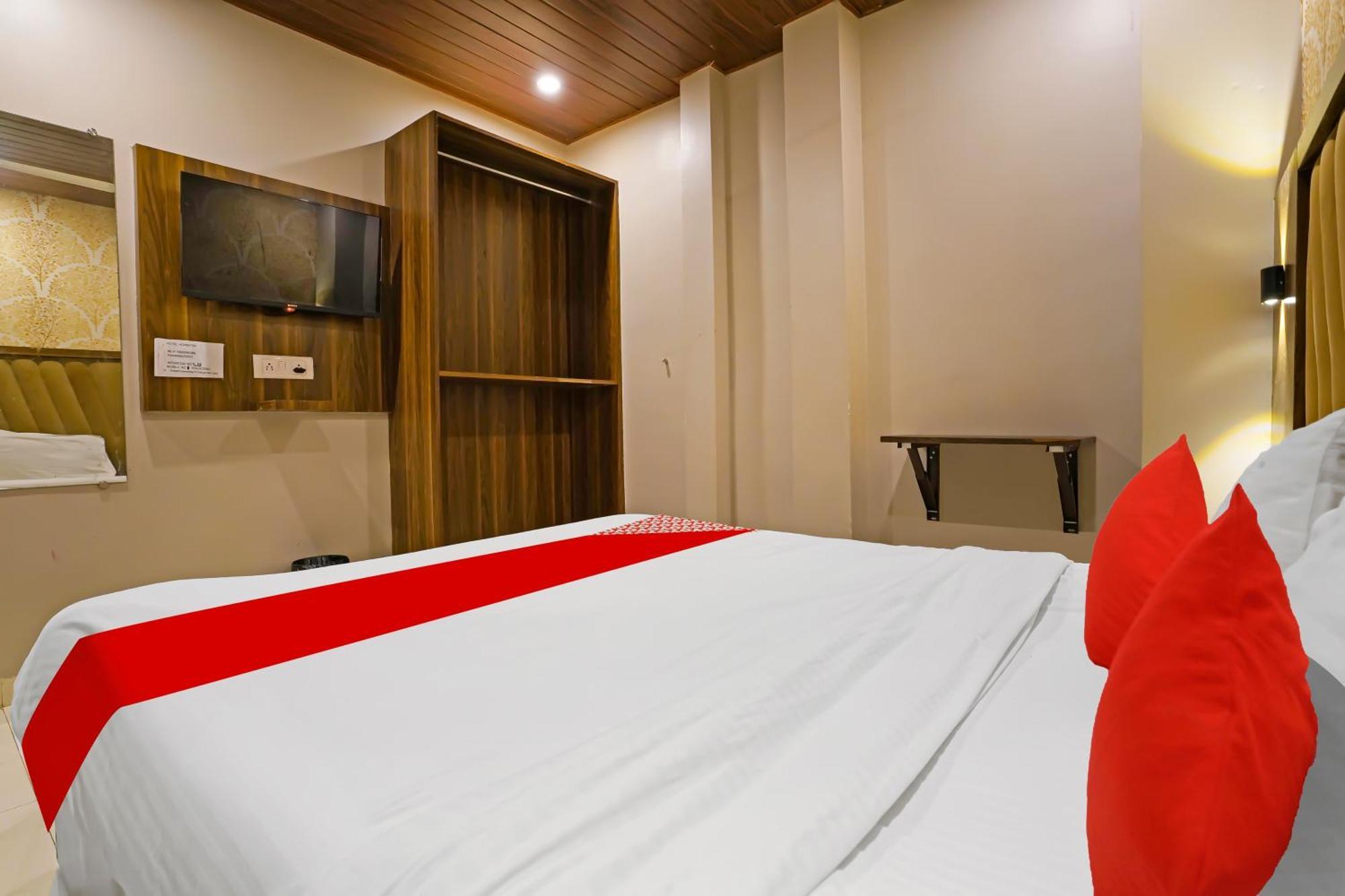Super Hotel O Homestay Andheri East Мумбаи Экстерьер фото